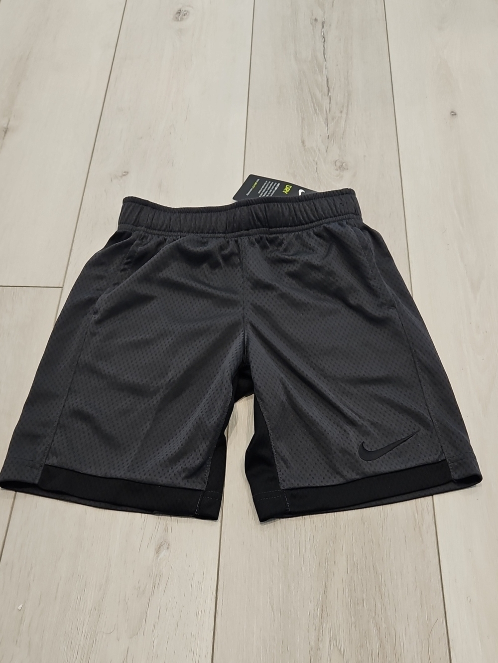 Nike DRI FIT Boys Shorts Size 6